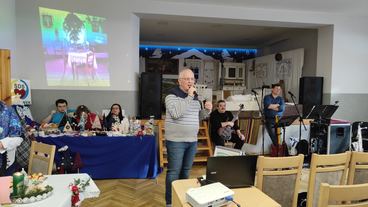 „Z tradycją i ze smakiem” w Ostrówku. Stoiska odwiedziły dziesiątki mieszkańców regionu